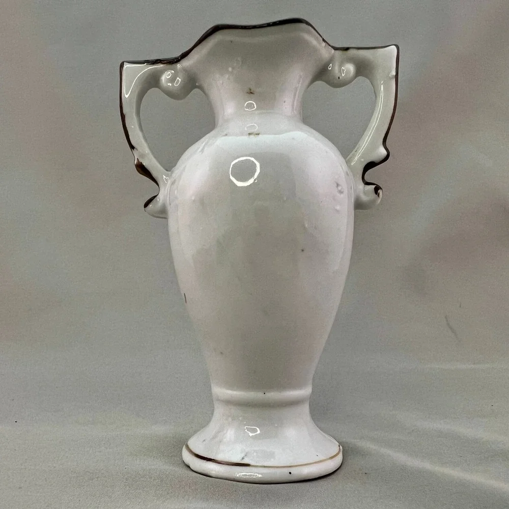 Unbranded Bud Vase Unisex Small White Excellent 3D Floral Scrolled Handles